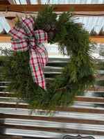 Red_and_green_plaid_wreath_with_holly